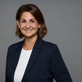 Janett  Kientopp, Regulatory Intelligence Expert